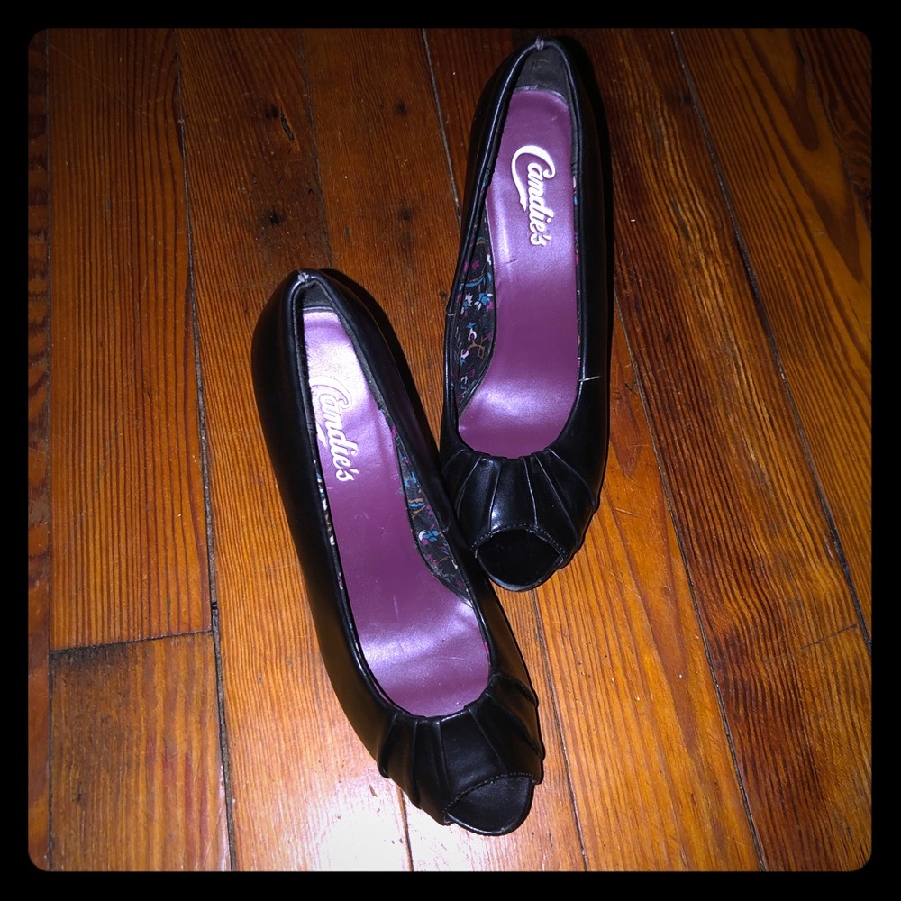 Black open to heels